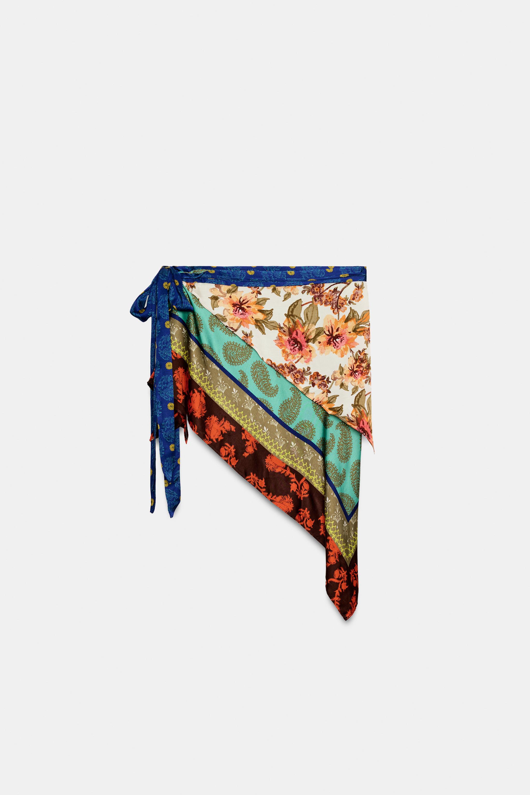 PRINTED REVERSIBLE WRAP TOP